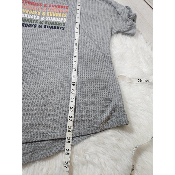 Cato Womens Top‎ Hi-Lo Waffle Knit Printed Short Sleeve Gray Plus Size 18/20W - Picture 6 of 6